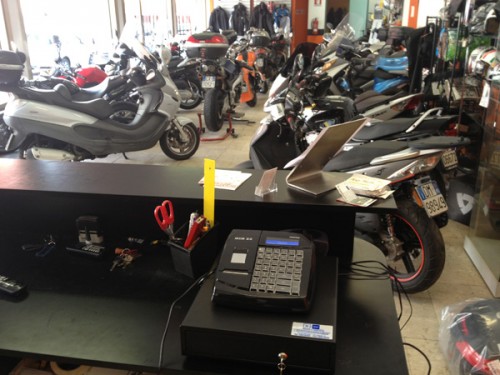 registratori_di_cassa_negozi_moto_04